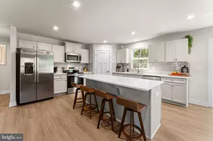 289 Pleasants Ln, Kilmarnock, VA 22482 - Photo 18