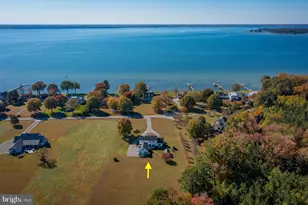 602 Cedar Pointe Dr, Weems, VA 22576 - Photo 2