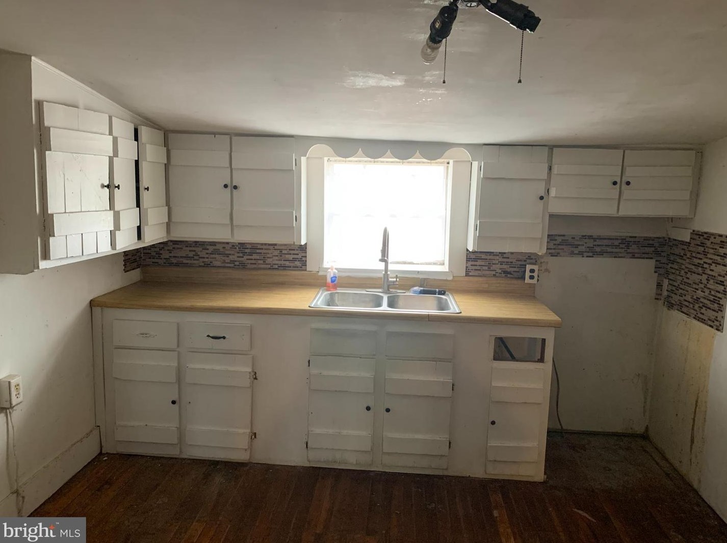 5302 Seminole Trl, Brightwood, VA 22715-1576