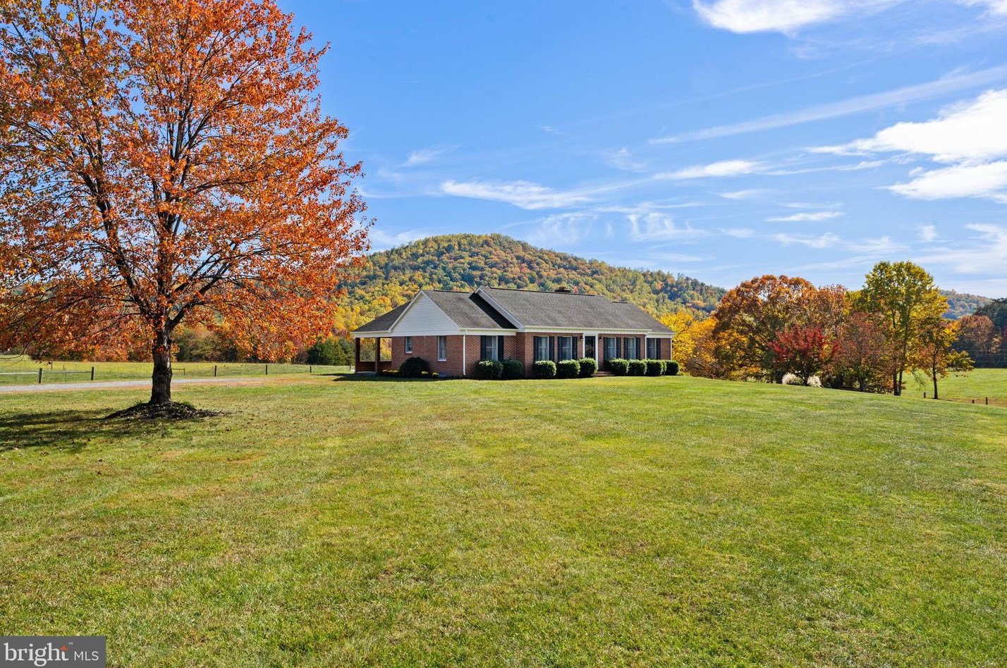 360 Cook Mountain Dr, Brightwood, VA 22715-1739