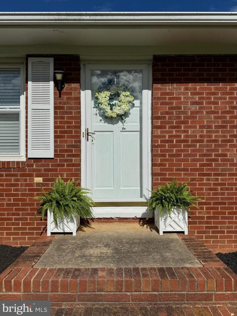 61 Bright Acres Ct, Brightwood VA  22715-1531 exterior