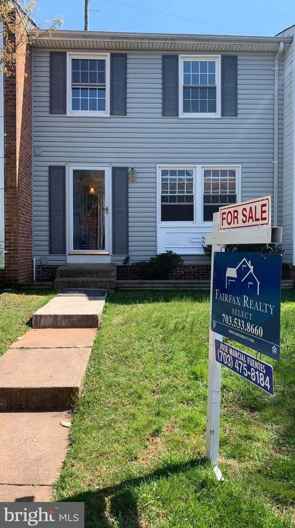 8393 Shady Grove Cir, Manassas, VA 20110-4678