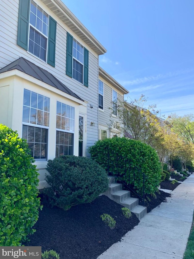 9450 Fringe Tree Ln, Manassas, VA 20110-6660
