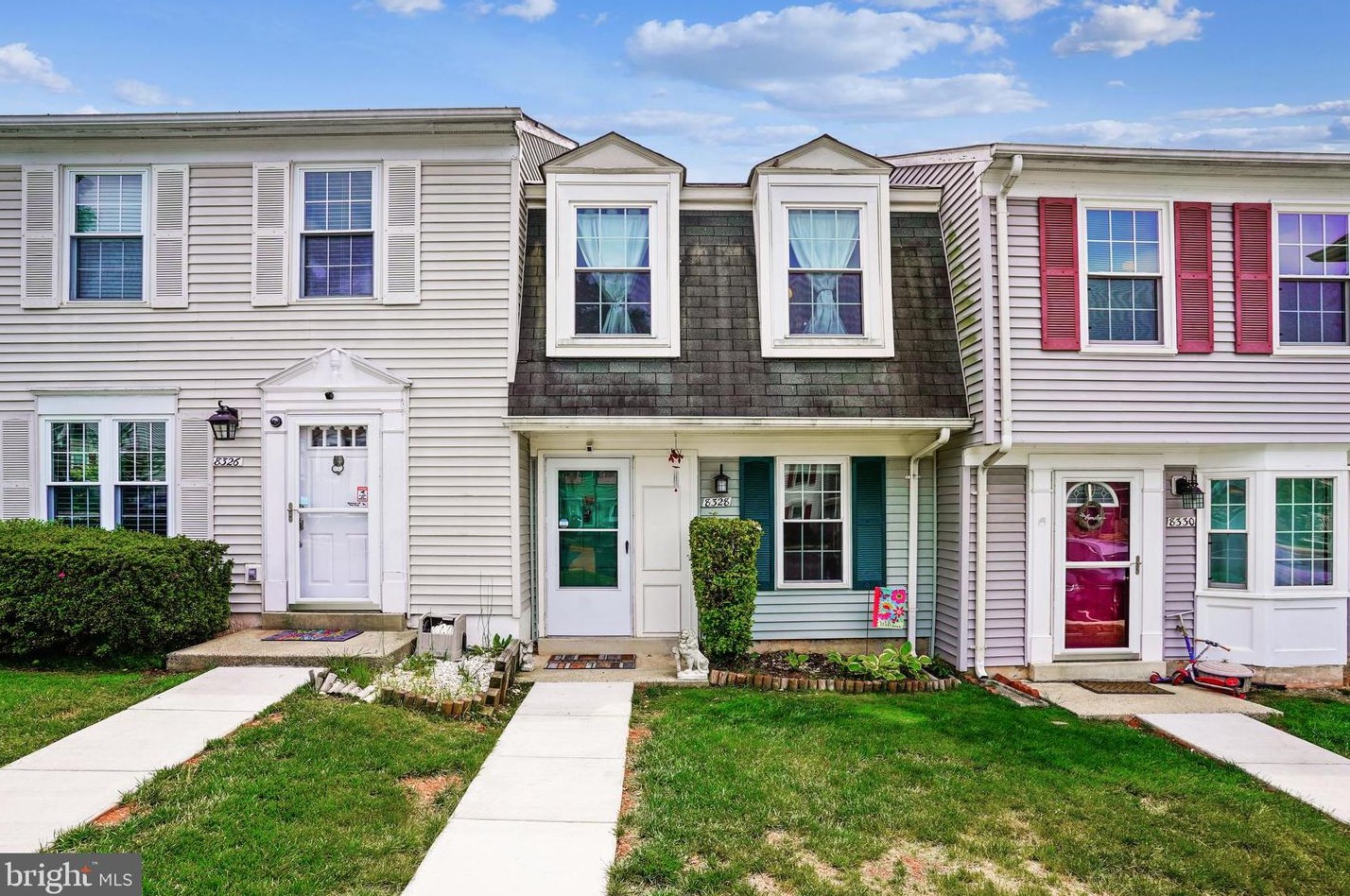 8328 Georgian Ct, Manassas, VA 20110-4559