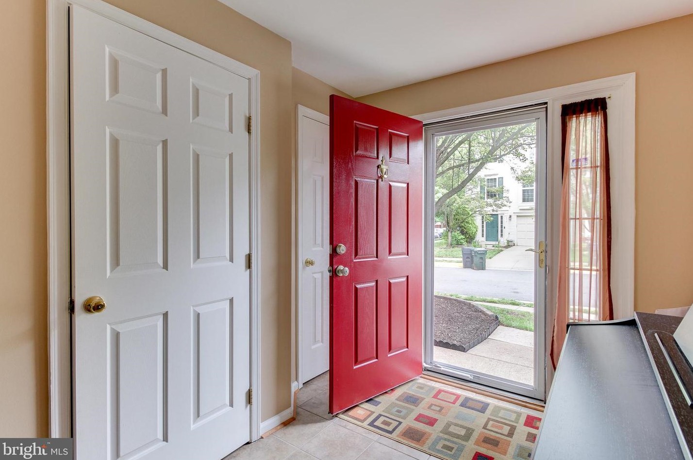 9320 Garst Dr, Manassas, VA 20110-8908