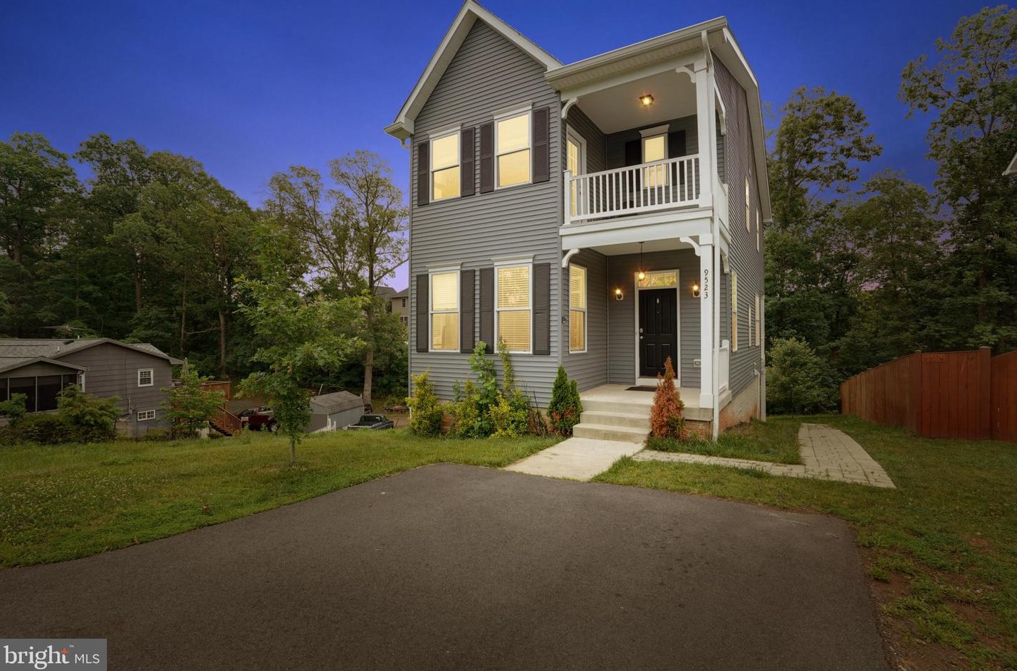 9523 School St, Manassas, VA 20110-5622