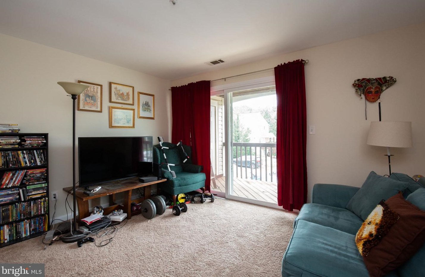 9383 Scarlet Oak Dr, Manassas, VA 20110-5655