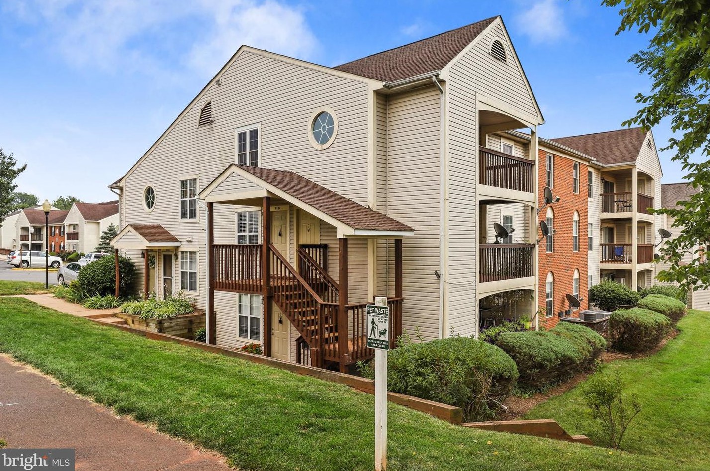 9382 Scarlet Oak Dr, Manassas, VA 20110-5668