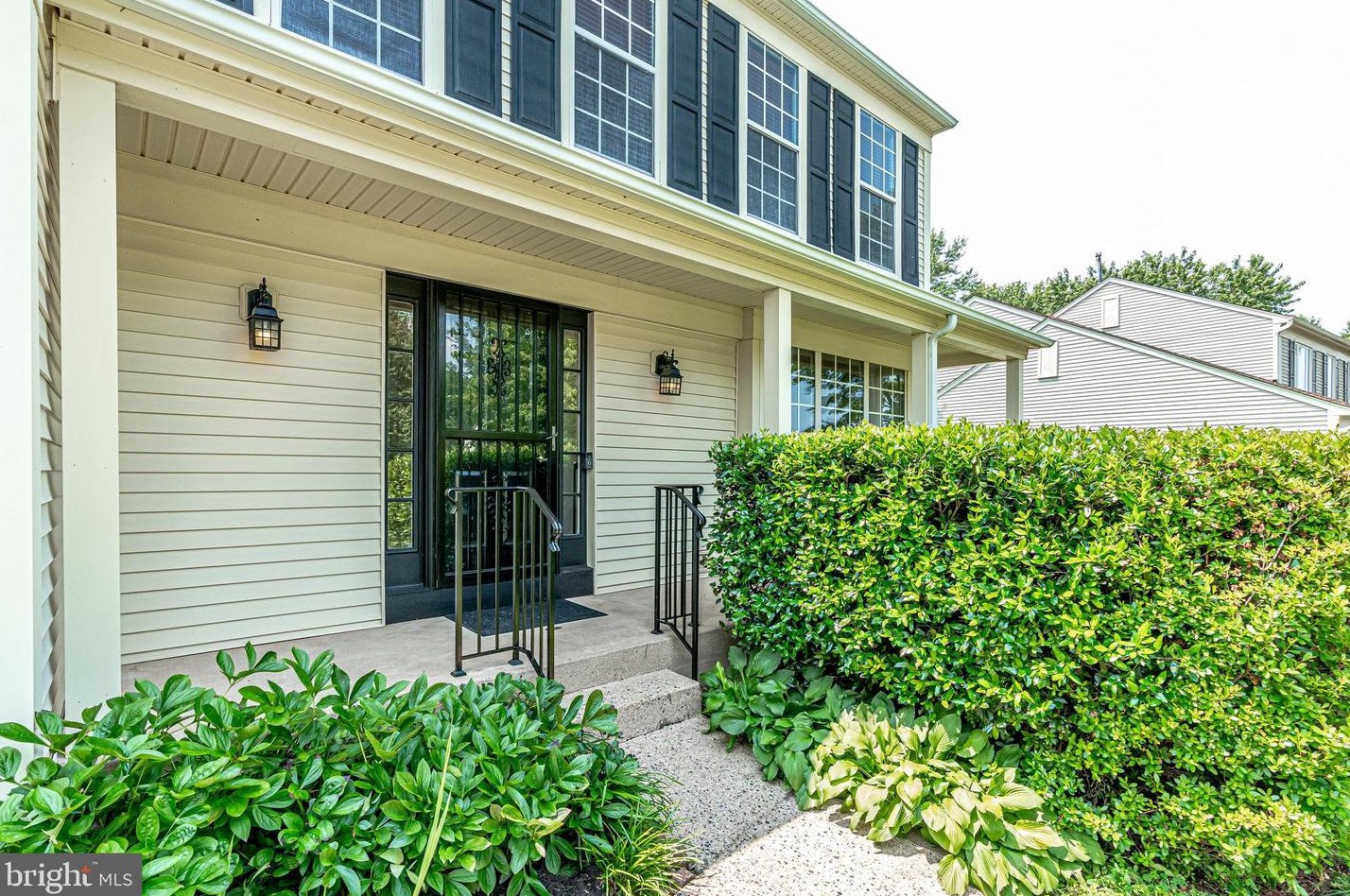 8617 Deckert Pl, Manassas, VA 20110-5860