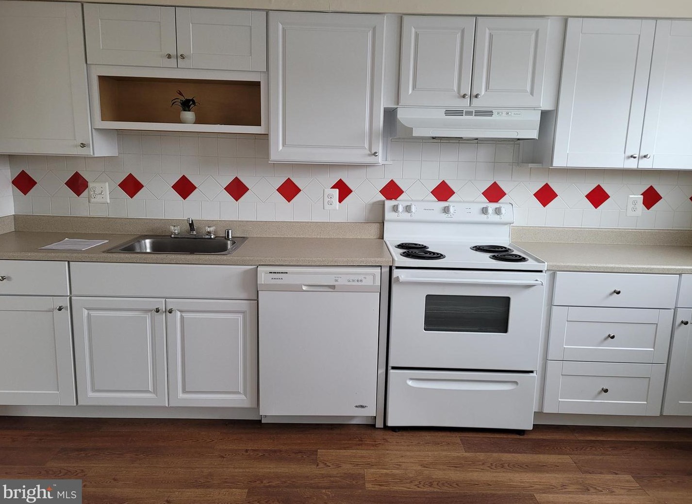 9002 Whispering Pine Ct, Manassas, VA 20110