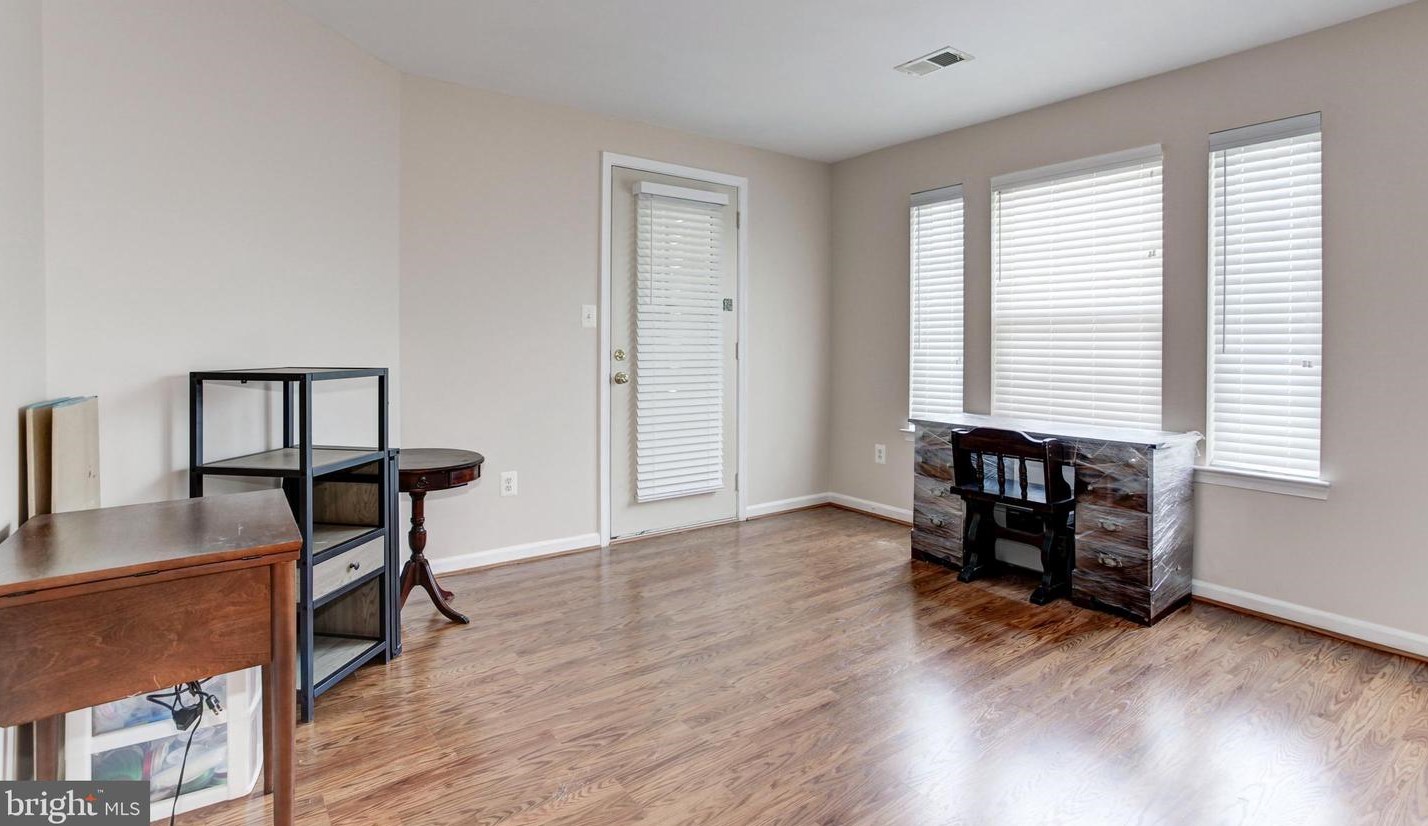 9434 Stilson Dr, Manassas VA  20110-8317 exterior