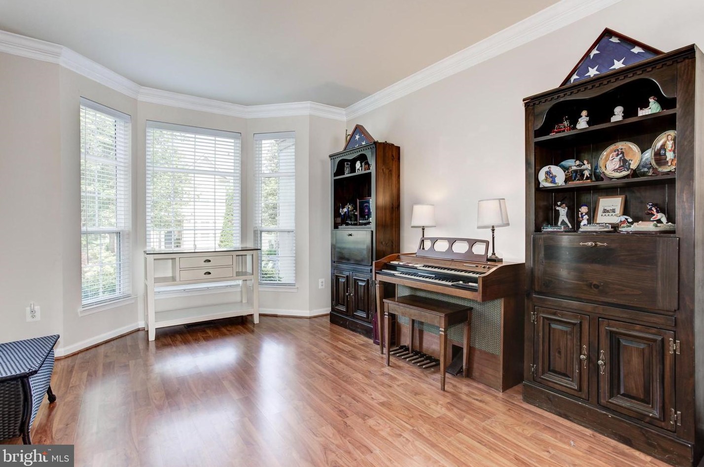 9434 Stilson Dr, Manassas VA  20110-8317 exterior