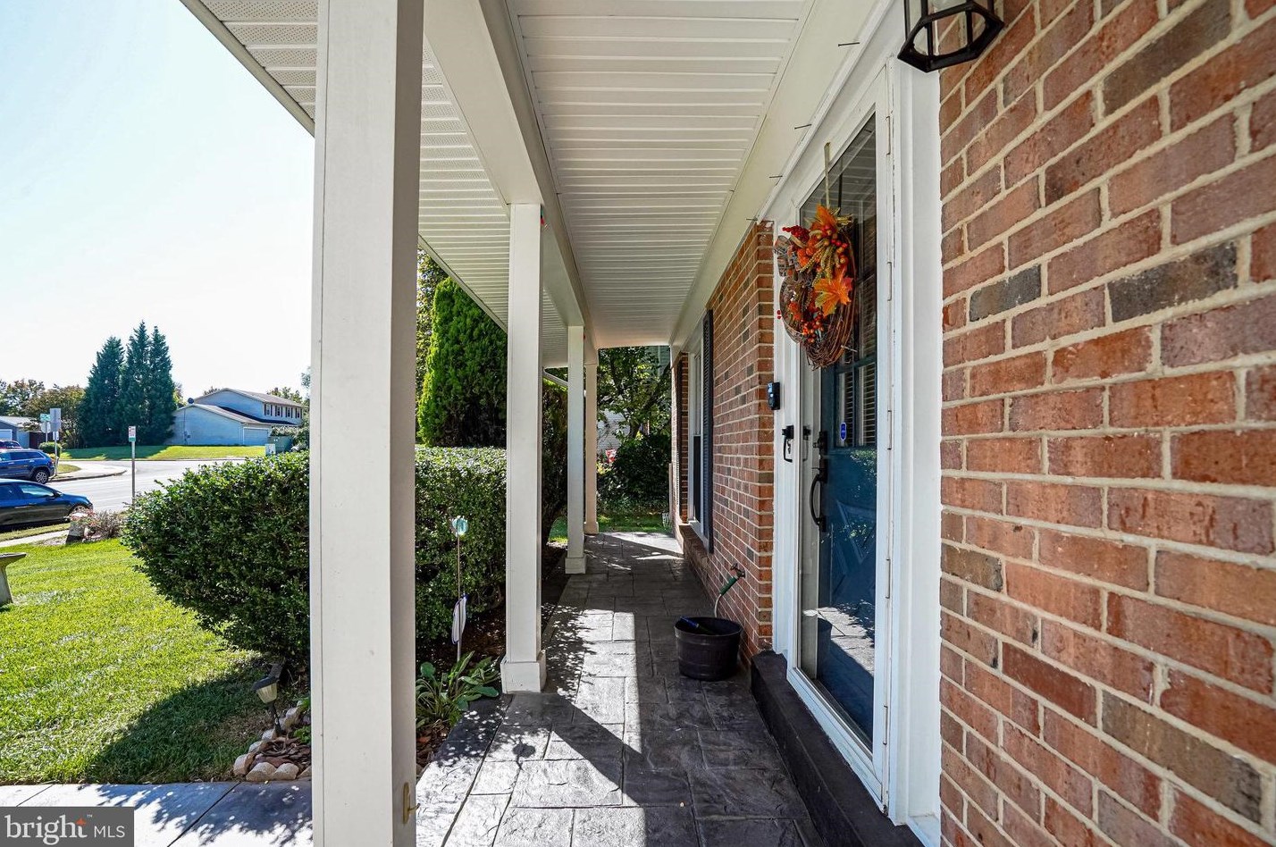 8954 Rolling Rd, Manassas, VA 20110-4241