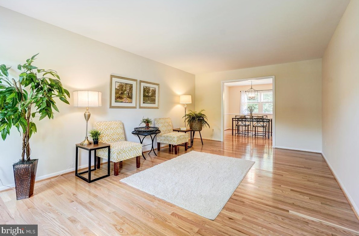 9727 Zimbro Ave, Manassas, VA 20110-4272