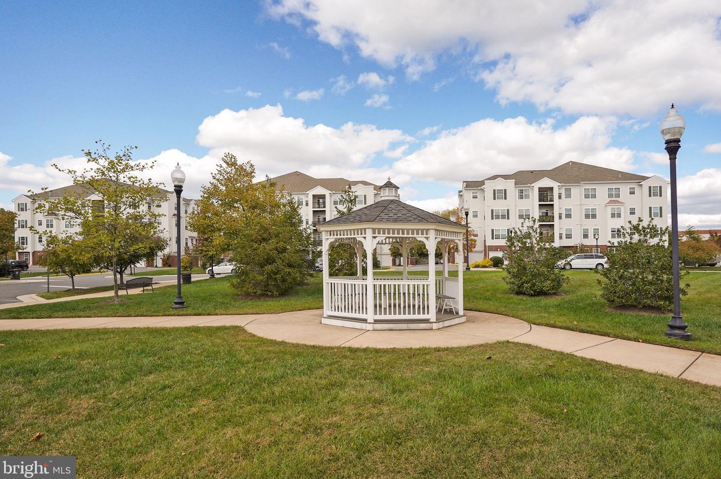 9200 Charleston Dr, Manassas VA  20110-2813 exterior
