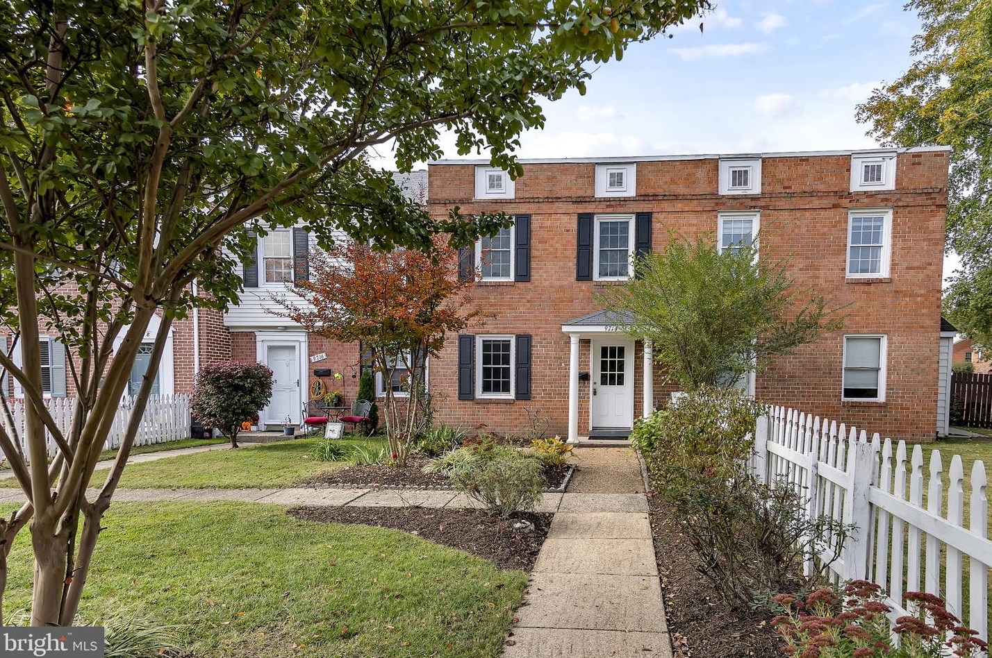9714 Grant Ave, Manassas, VA 20110