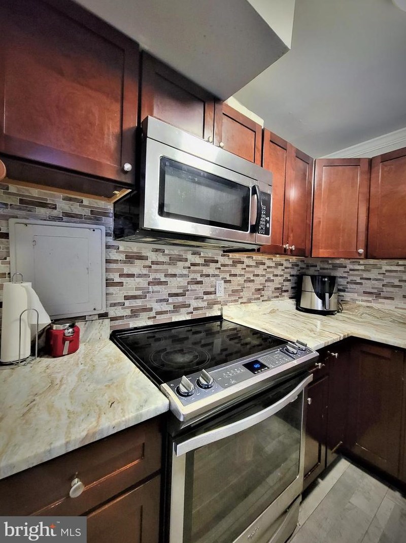 9805 Buckner Rd, Manassas VA  20110-5901 exterior