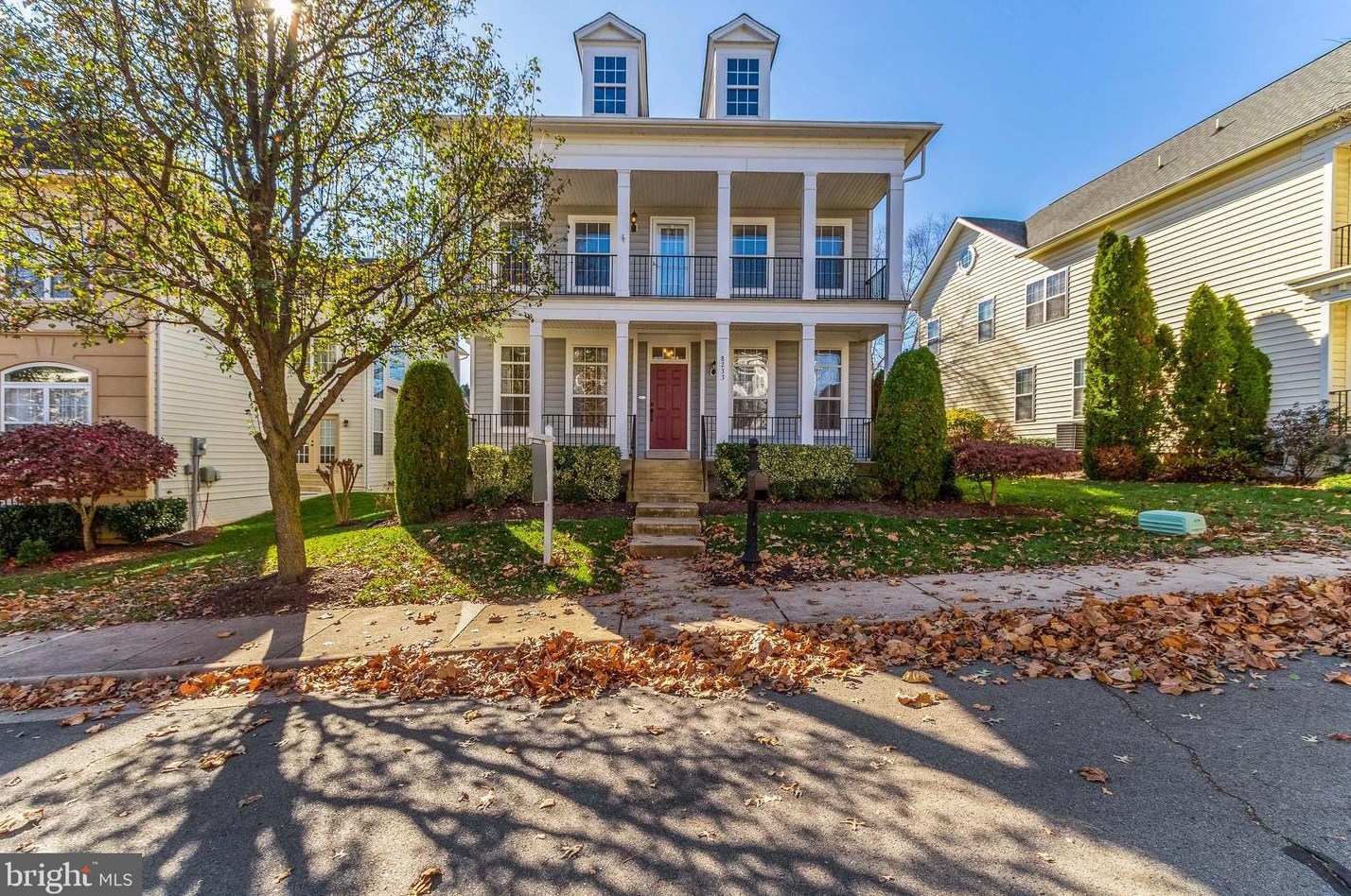 8233 Stoddard Dr, Manassas, VA 20110-8309