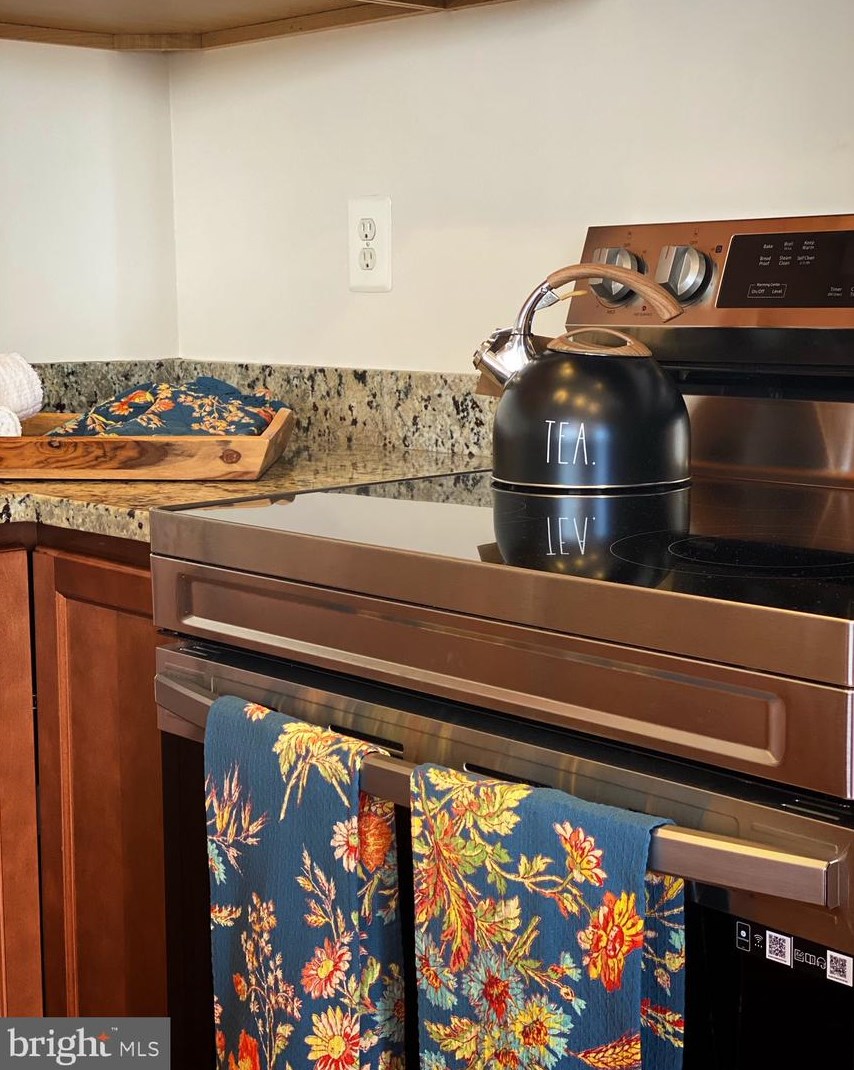 10330 Butternut Cir, Manassas VA 20110-7991 exterior