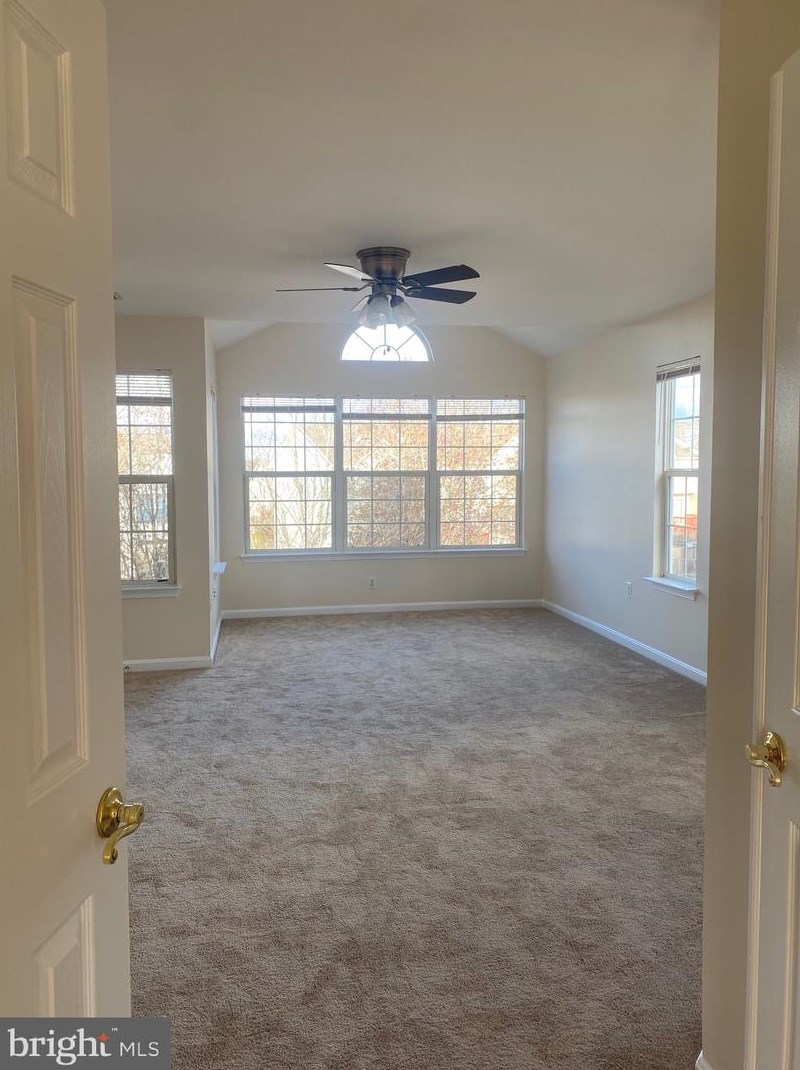 10330 Butternut Cir, Manassas VA 20110-7991 exterior