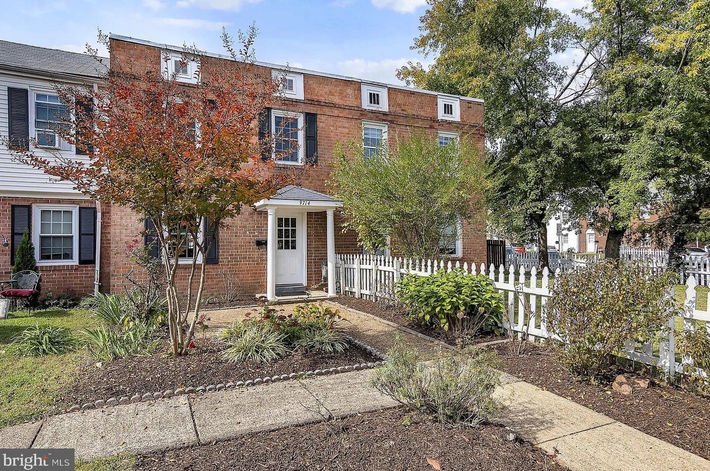 9714 Grant Ave, Manassas, VA 20110