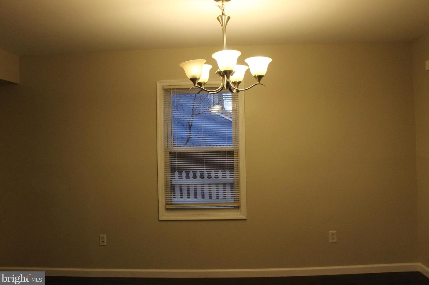 9233 Byrd Dr, Manassas VA  20110-5918 exterior