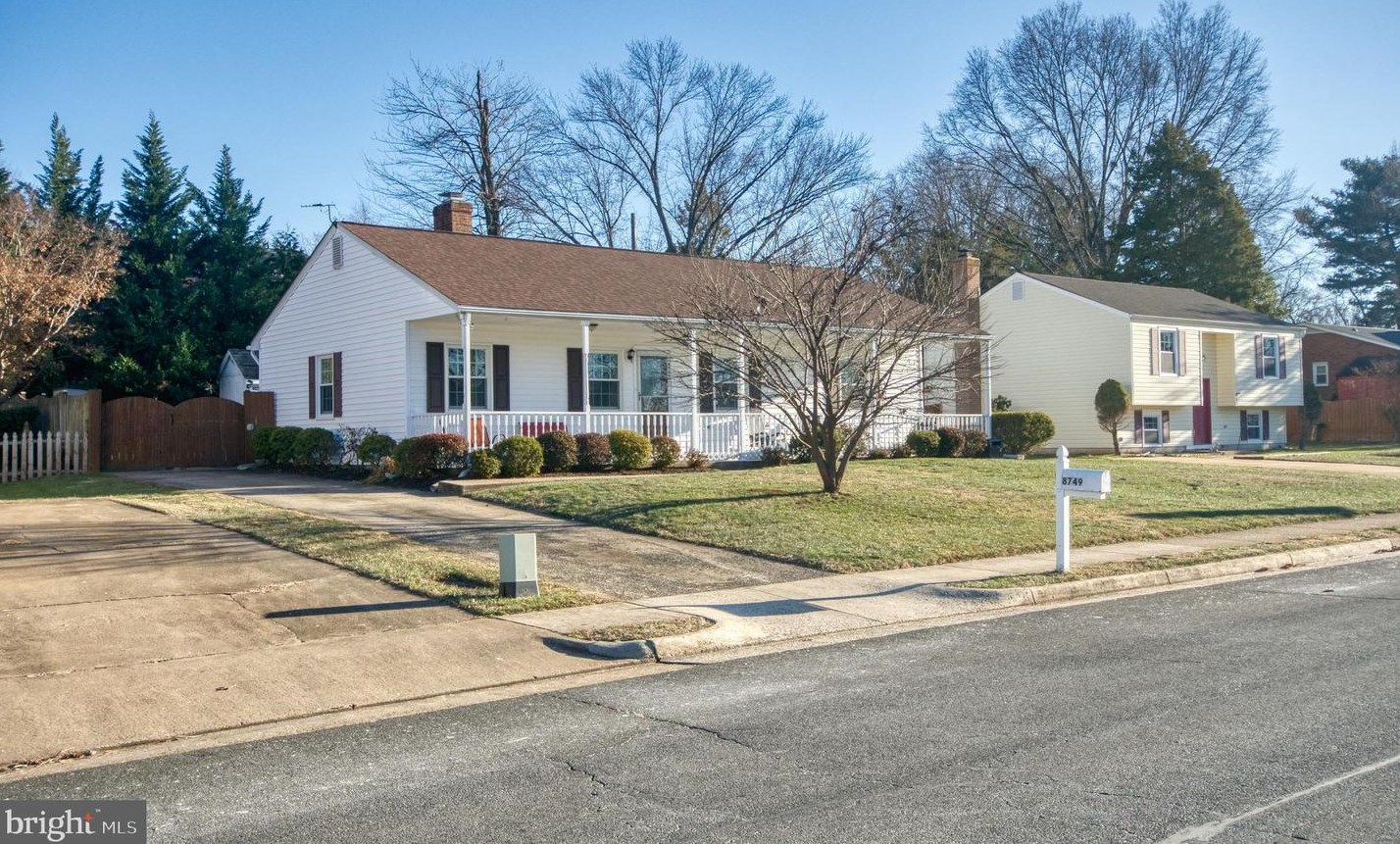 8749 Weems Rd, Manassas, VA 20110-4940