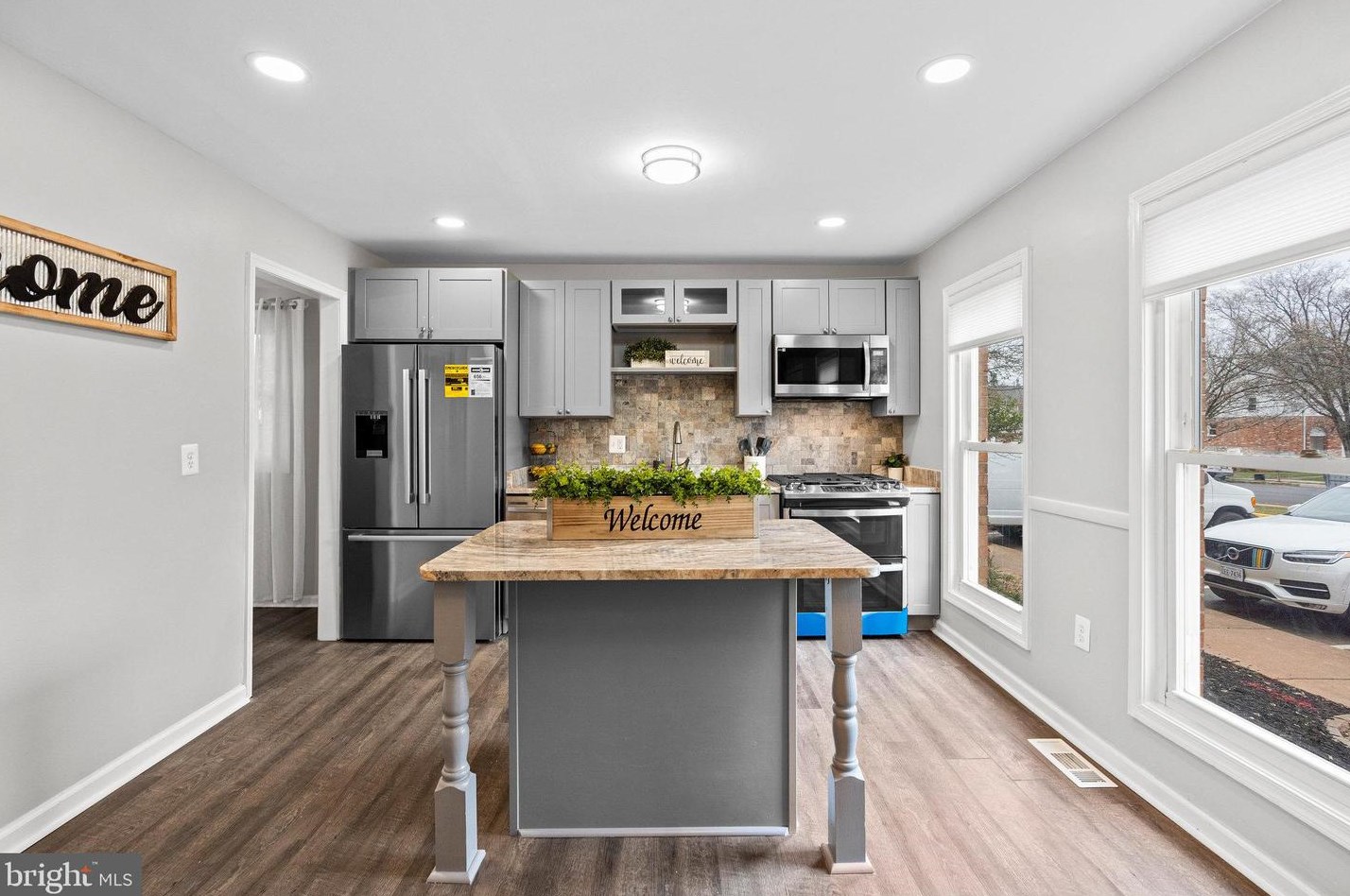8484 Stonewall Rd, Manassas, VA 20110