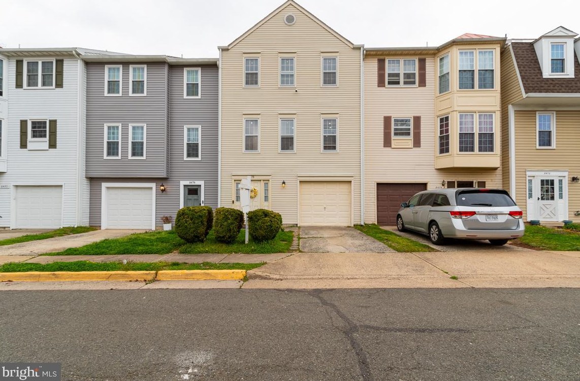 8476 Battle Ct, Manassas, VA 20110