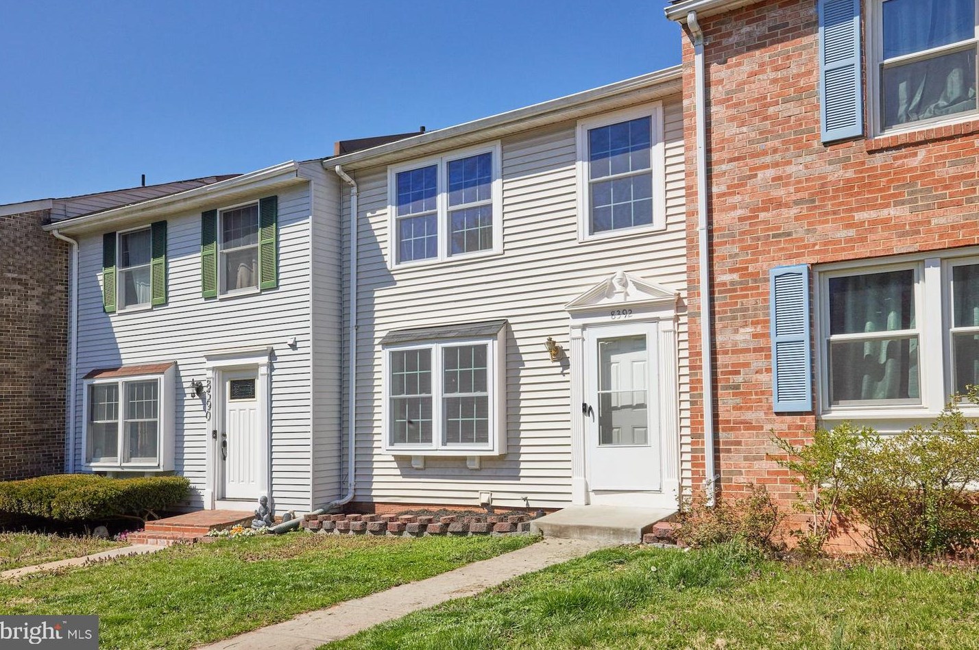 8392 Shady Grove Cir, Manassas, VA 20110-4678