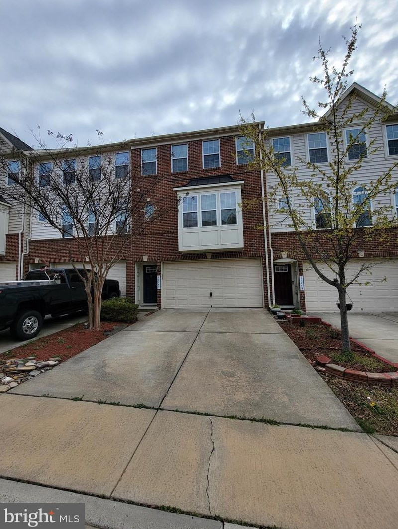 10247 Fountain Cir, Manassas, VA 20110