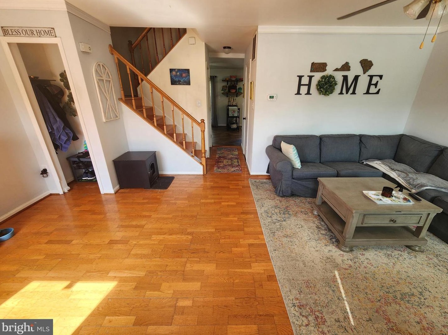 8561 Burlington Ct, Manassas VA  20110-6322 exterior