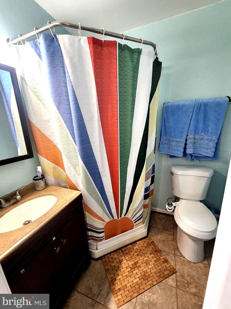 8561 Burlington Ct, Manassas VA  20110-6322 exterior