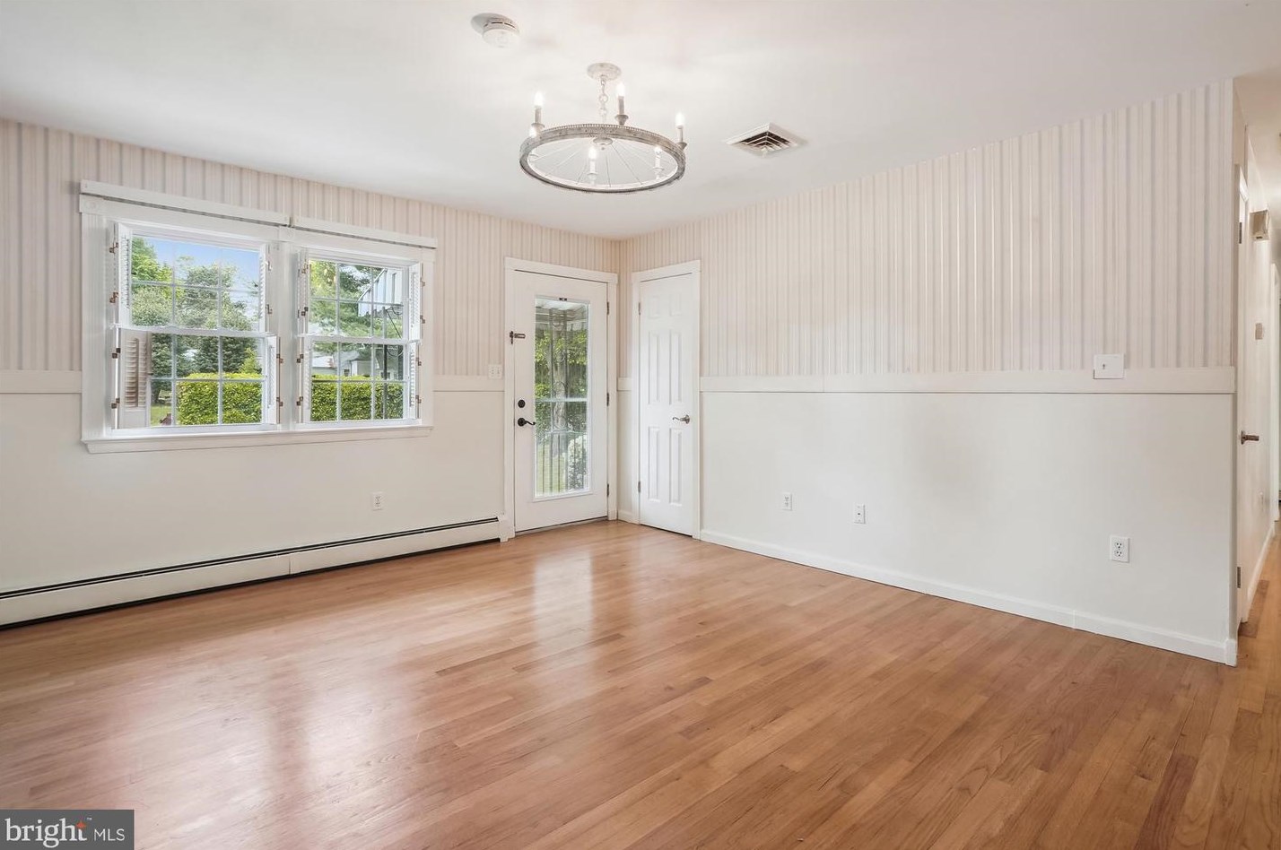 8805 Wesley Ave, Manassas, VA 20110