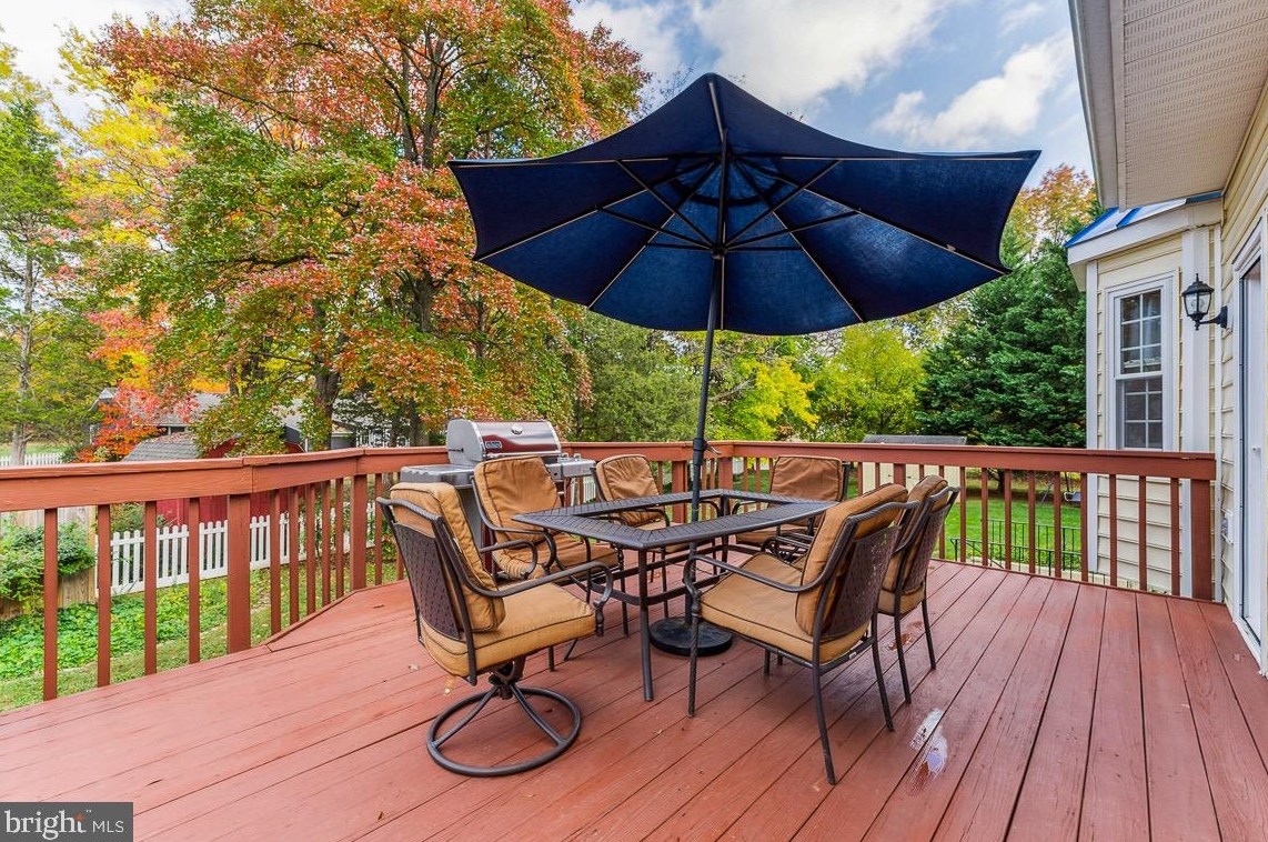 9847 Clark Pl, Manassas VA  20110-5764 exterior