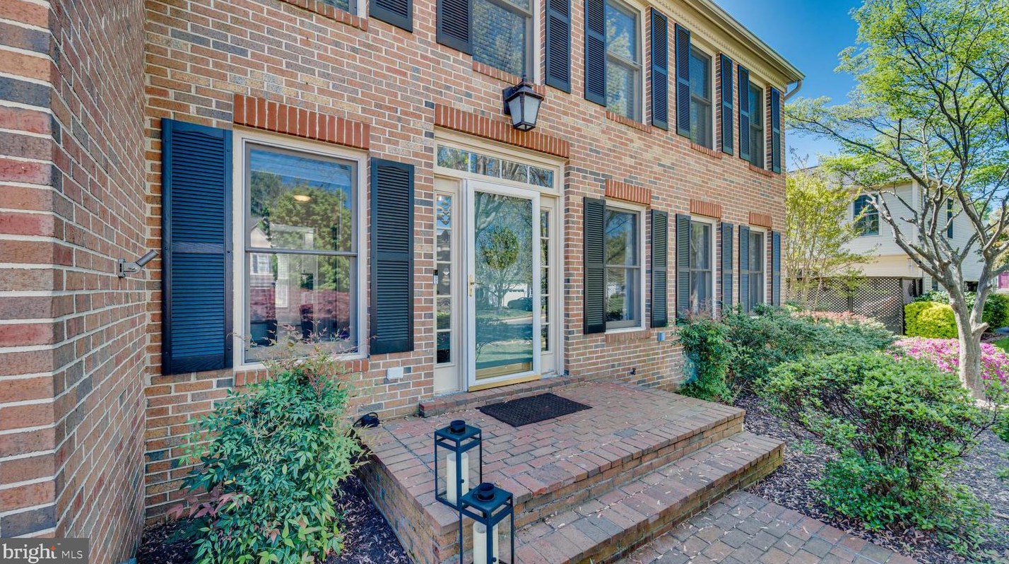 9411 Flowerden Ln, Manassas, VA 20110