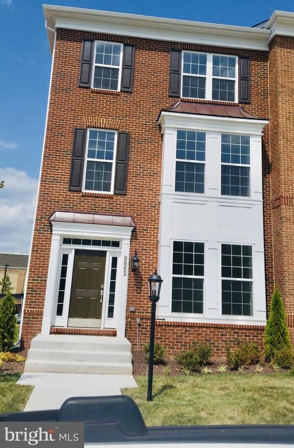 8862 Orchard Ln, Manassas VA  20110-8432 exterior