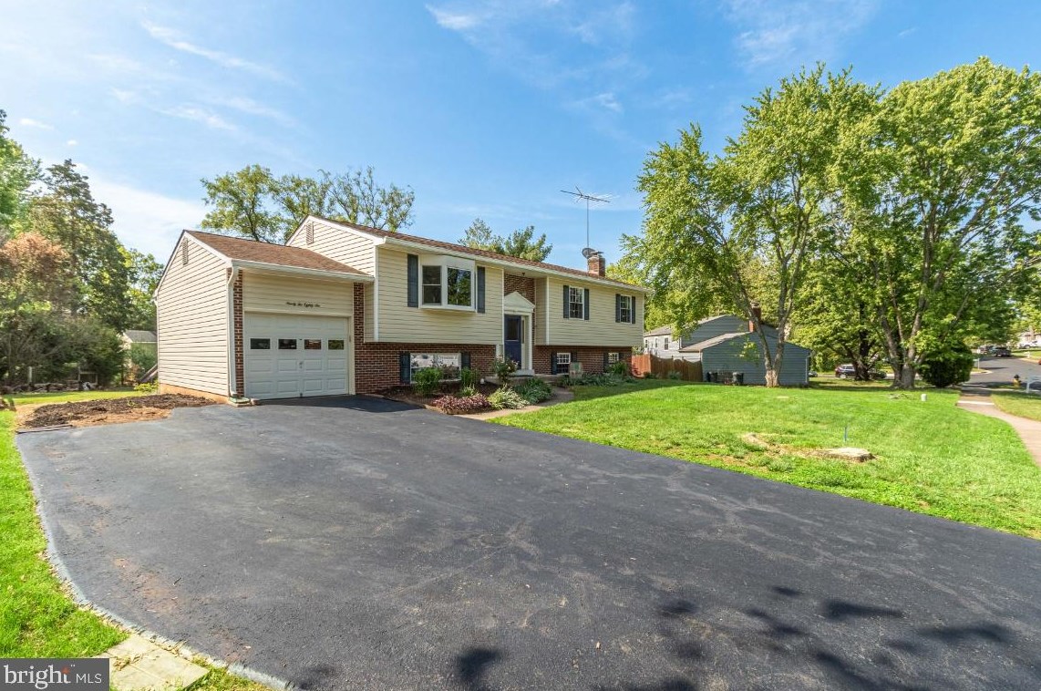 9286 Thornwood Ln, Manassas, VA 20110-4649