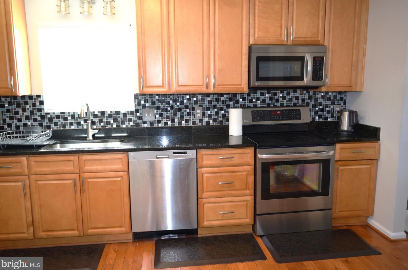 8910 Sweetbriar St, Manassas VA  20110-3818 exterior