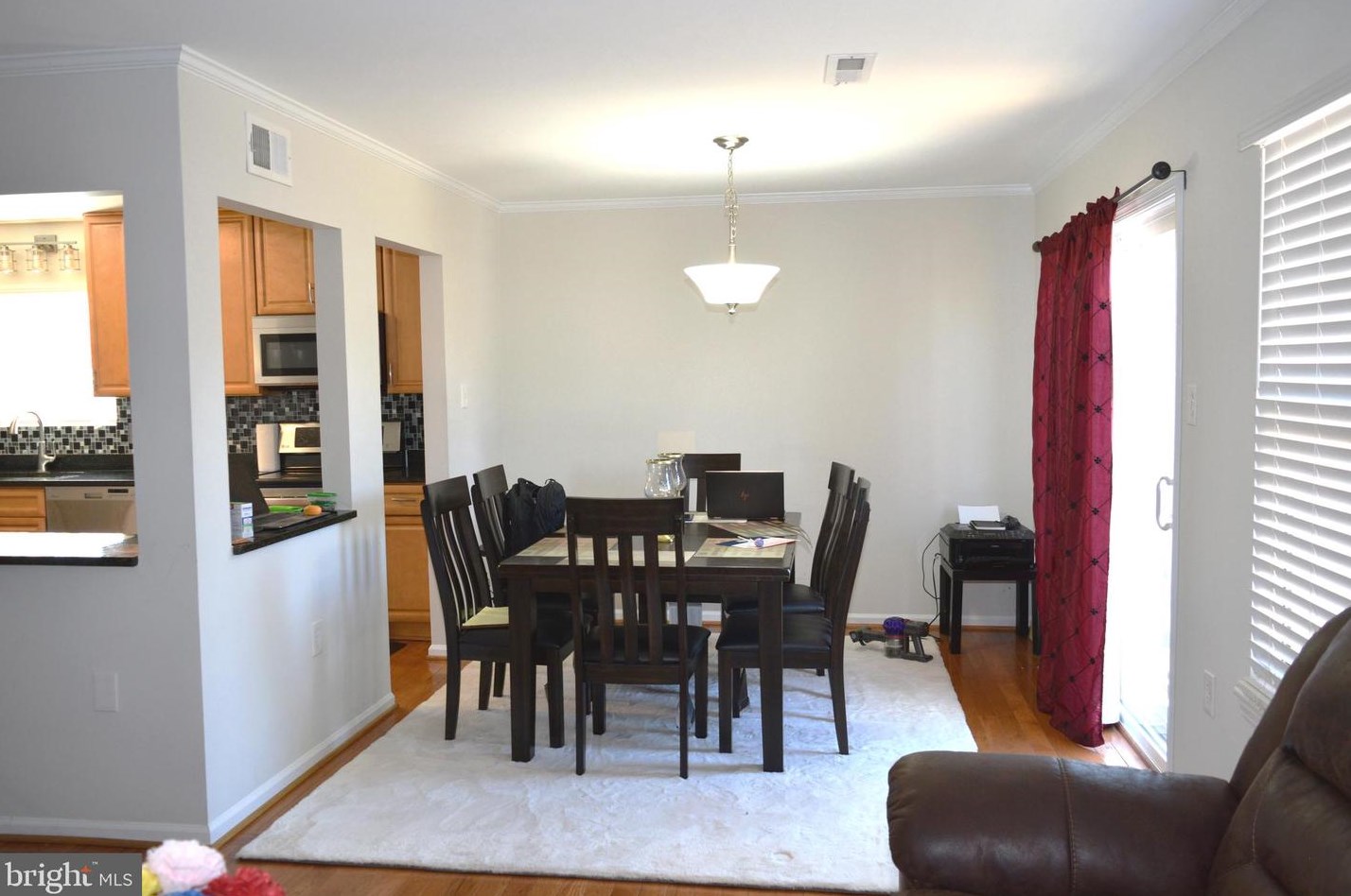 8910 Sweetbriar St, Manassas VA  20110-3818 exterior