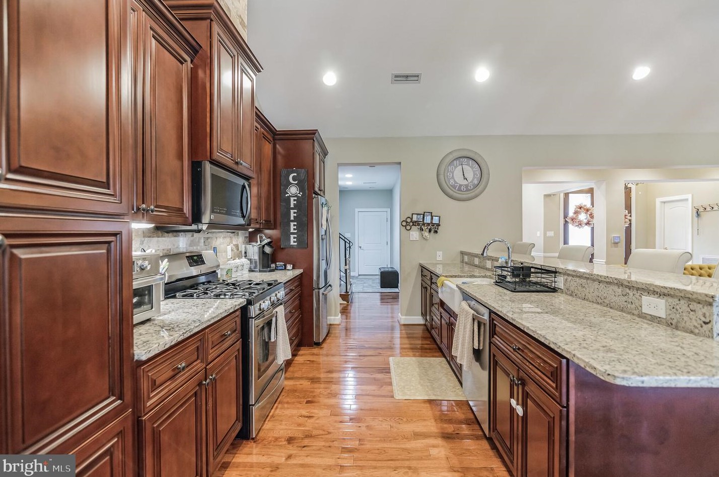 8928 Longstreet Dr, Manassas VA  20110-4903 exterior