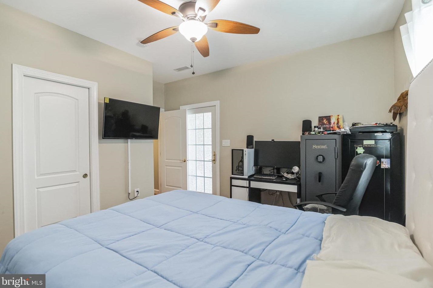 8928 Longstreet Dr, Manassas VA  20110-4903 exterior