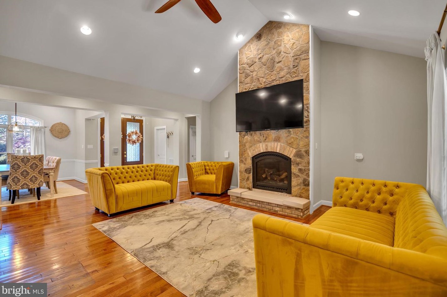 8928 Longstreet Dr, Manassas, VA 20110