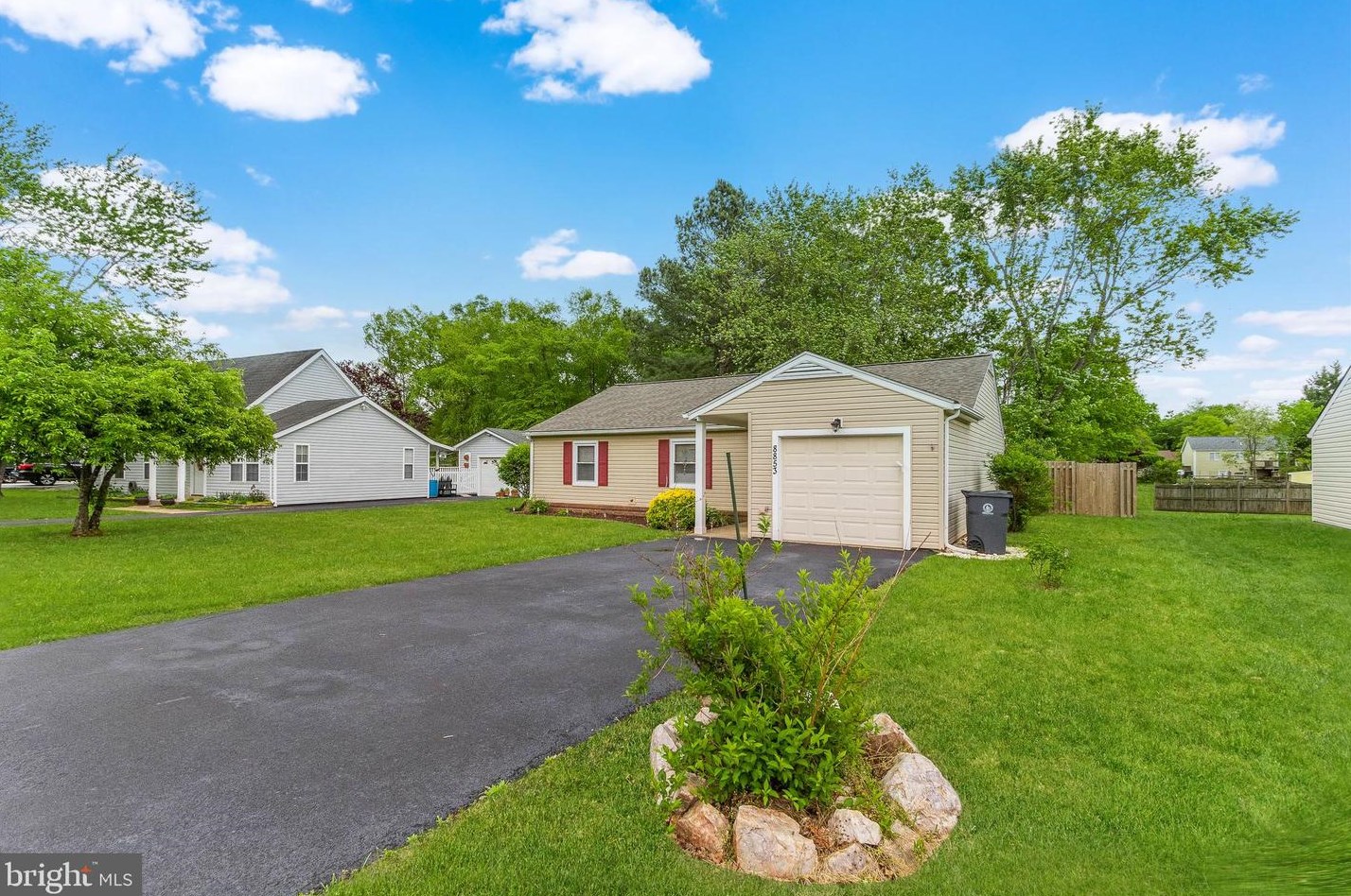8853 Olde Mill Run, Manassas, VA 20110-6117