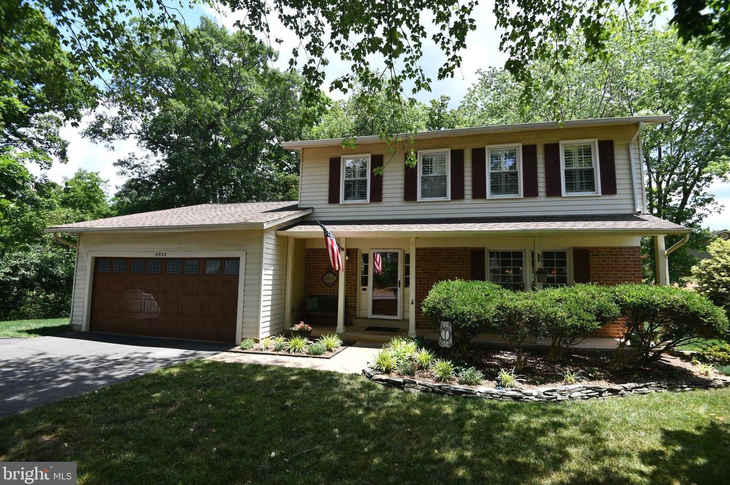 8933 Rolling Rd, Manassas, VA 20110