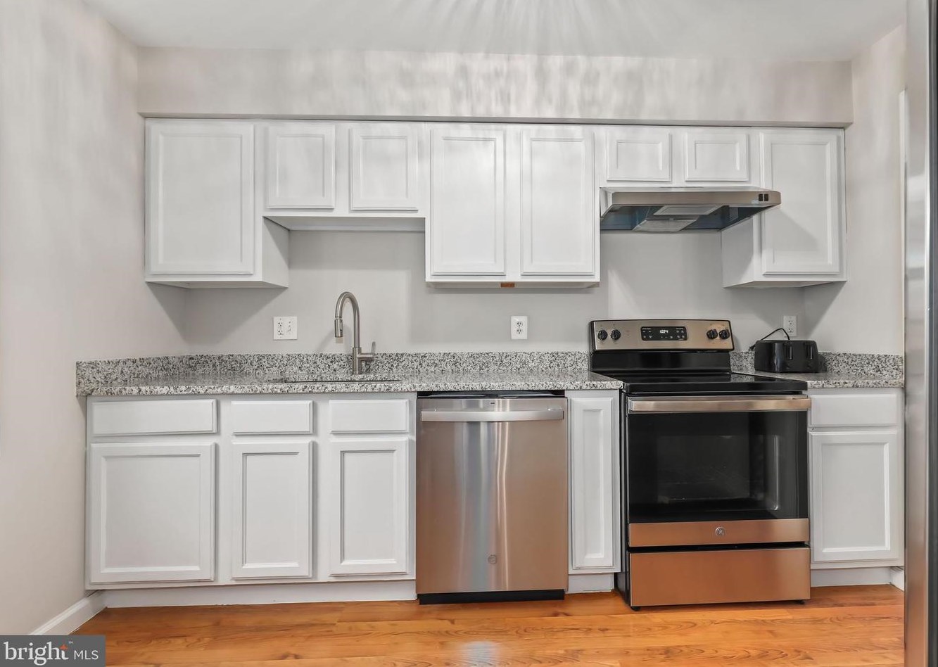 8610 Lamont Ct, Manassas VA  20110-6330 exterior