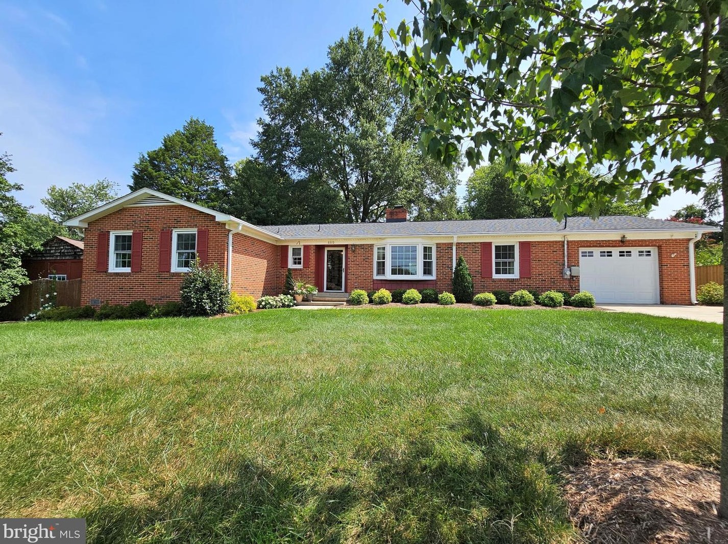 8813 Weems Rd, Manassas, VA 20110-4906