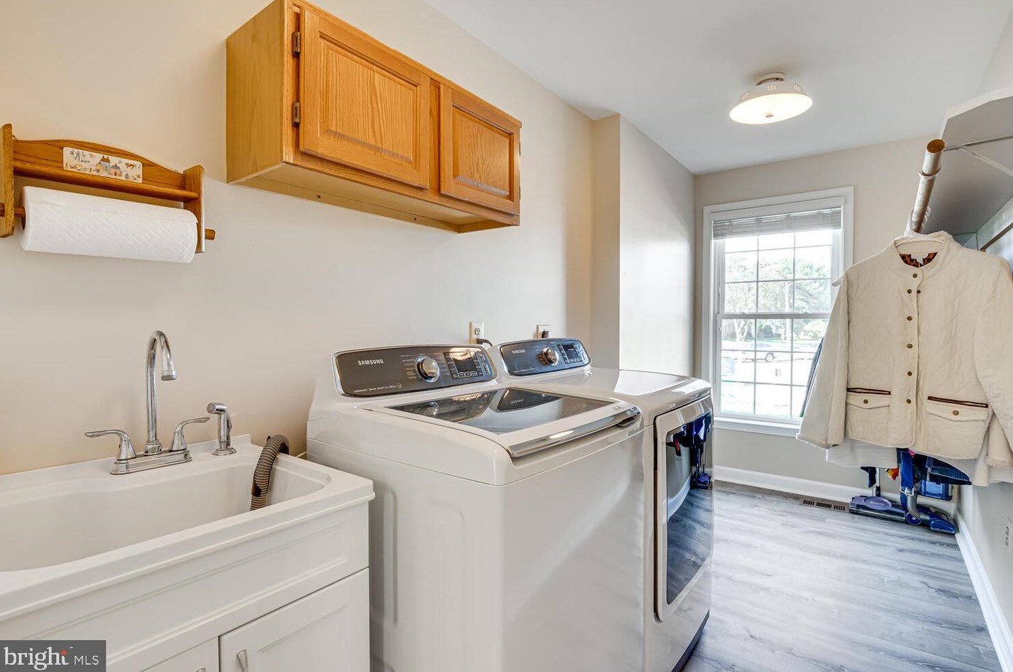 8627 Hollowbrook Way, Manassas VA  20110-7010 exterior