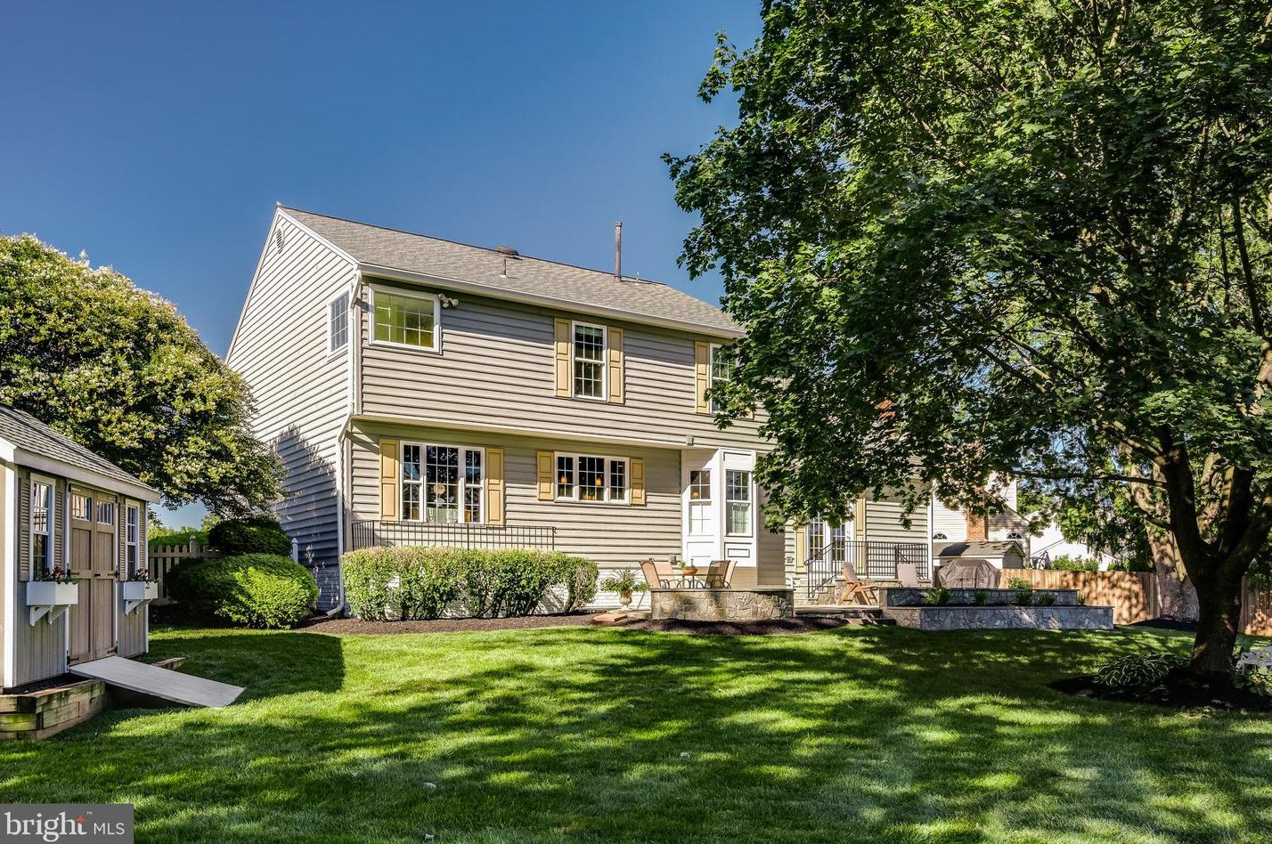 8627 Hollowbrook Way, Manassas VA  20110-7010 exterior