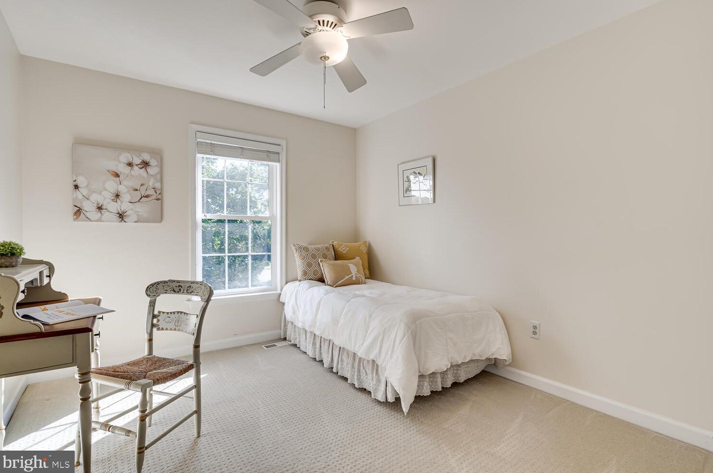 8627 Hollowbrook Way, Manassas VA  20110-7010 exterior